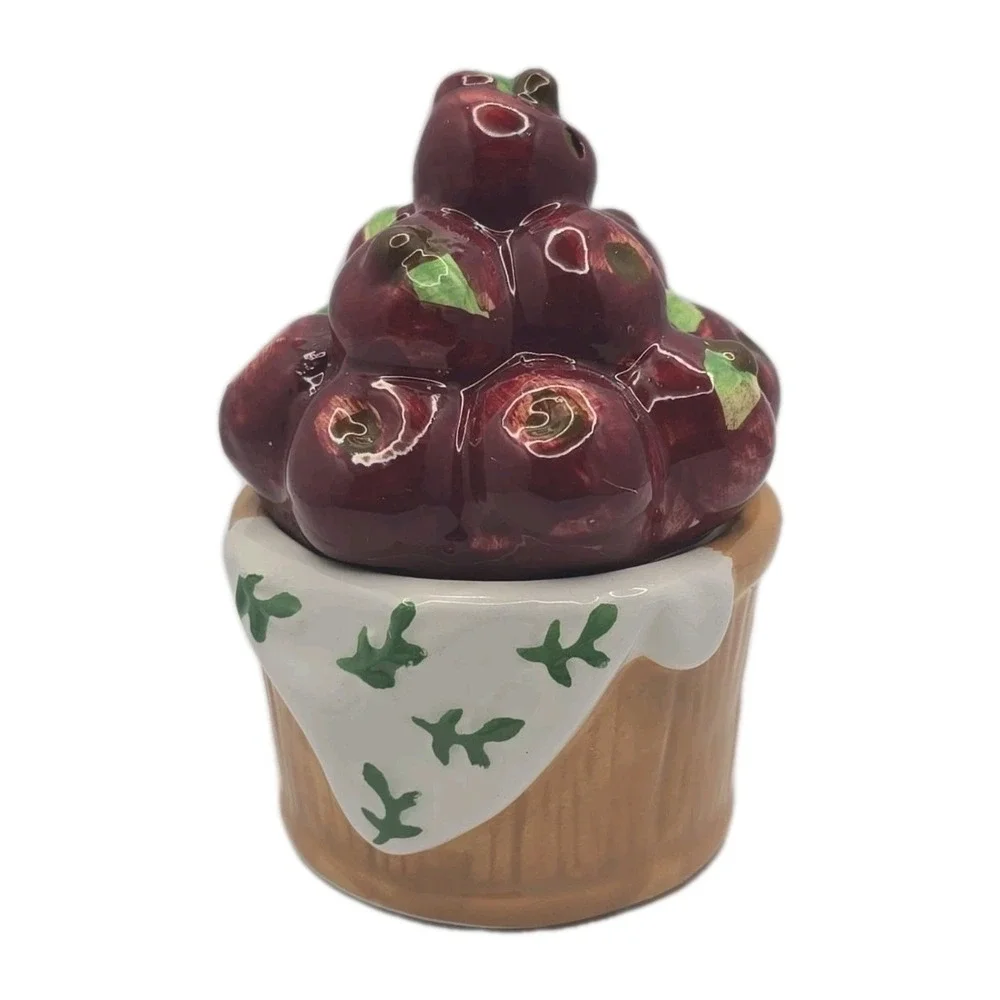 Cracker Barrel Collectables Apples & Basket Salt & Pepper Shakers Set NIB U260